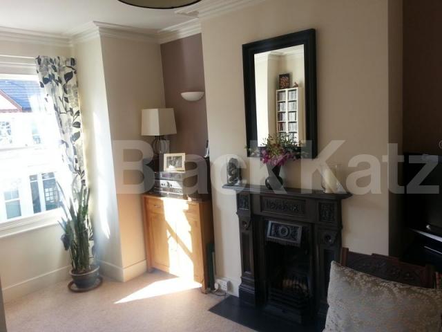 			NEW INSTRUCTION, 2 Bedroom, 1 bath, 1 reception End Terraced House			 Treport Street, Wandsworth/Earlsfield